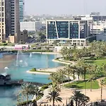 2Br In Central Marina Walk To Dining & Nightlife