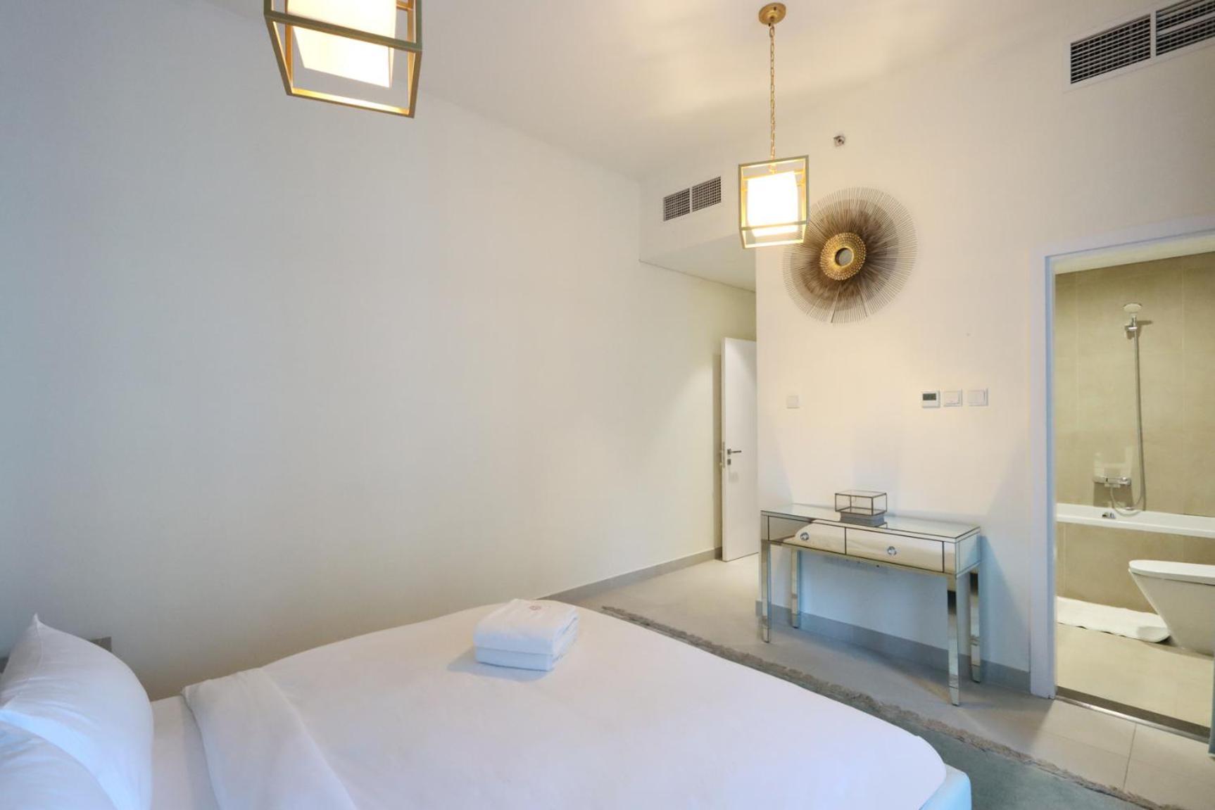 Apartment 2br In Marina Walk To Dining & Nightlife